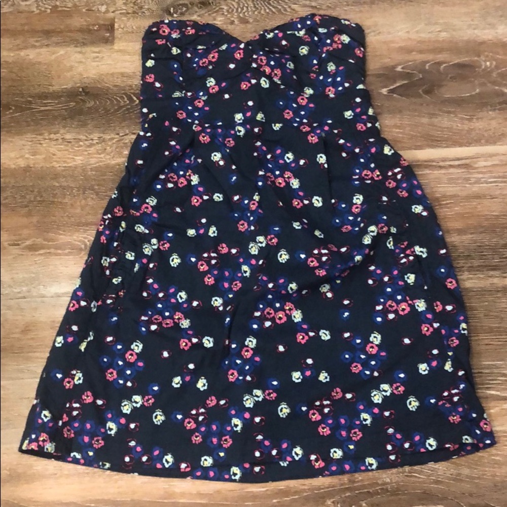 *NWOT A&F Strapless Dress
